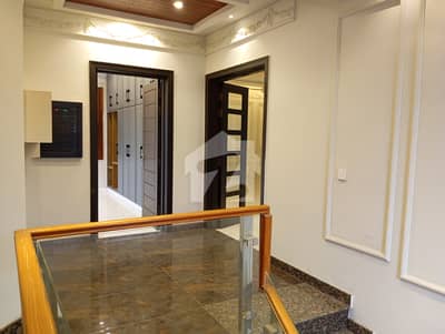 15 MARLA BRAND NEW LUXURY HOUSE FOR SALE