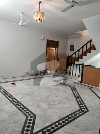Upper Portion For Rent In Rs. 180000