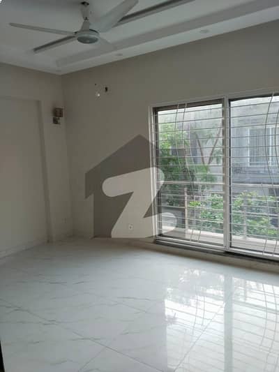 5 MARLA ELEGANT AND FULLY MAINTAINED SUPER HOT LOCATED BUNGALOW IS AVAILABLE IN THE BEST BLOCK OF DHA LAHORE.