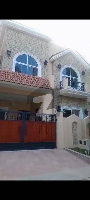 Unoccupied House Of 7 Square Feet Is Available For sale In G-11
