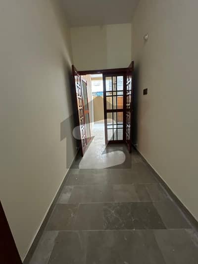 SILENT COMMERCIAL 400 SQUARE YEARS GROUND FLOOR FOR RENT IN JAUHAR CONTINENTAL BAKERY