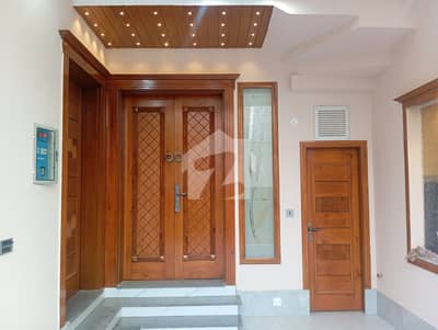 5 MARLA BRAND NEW HOUSE AVAILABLE FOR SALE