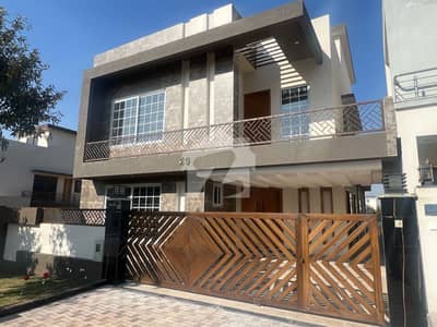 بحریہ ٹاؤن فیز 8 بحریہ ٹاؤن راولپنڈی,راولپنڈی میں 5 کمروں کا 10 مرلہ مکان 3.65 کروڑ میں برائے فروخت۔ بحریہ ٹاؤن فیز 8 بحریہ ٹاؤن راولپنڈی,راولپنڈی میں 5 کمروں کا 10 مرلہ مکان 3.65 کروڑ میں برائے فروخت۔