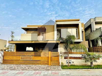 1 Kanal Aesthtic Design Bungalow Up For Sale