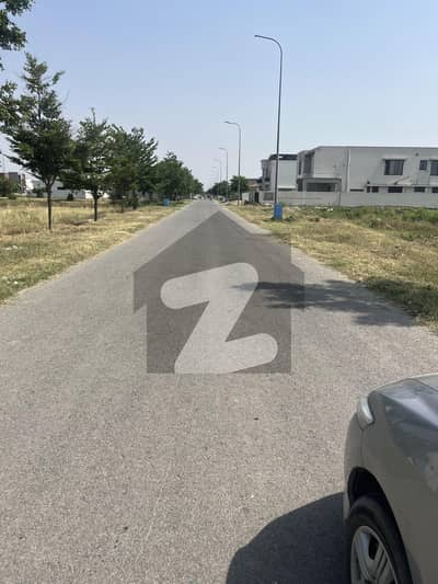 MAIN 100FT RD 1 KANAL PLOT (Q 913) NDC APPLIED FOR SALE BEST FOR BUILDERS