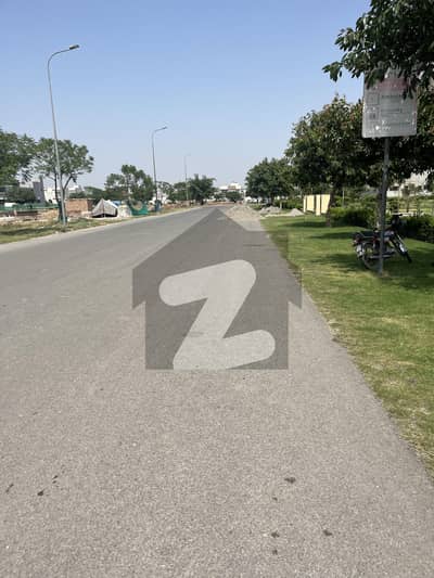 10 MARLA PLOT NEAR TO MAIN RD DIRECT FROM OWNER 1 CALL DEAL