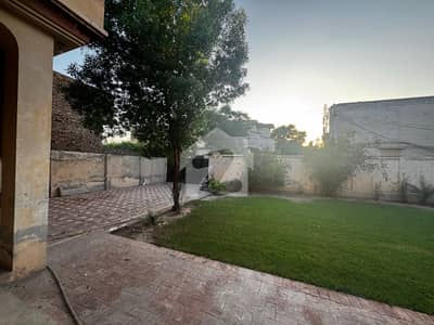 Prime Location House Available In Shalimar Colony For sale