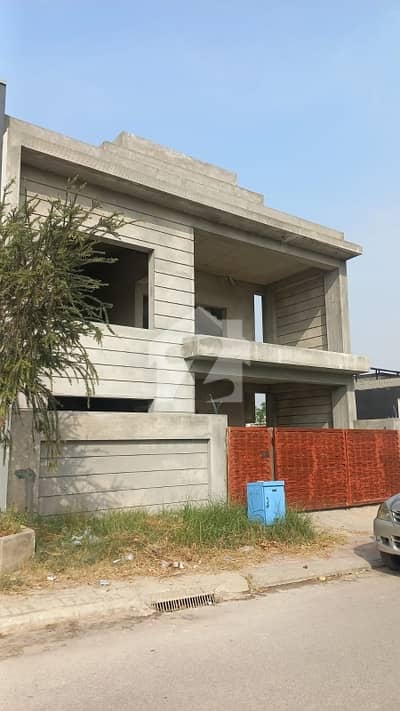 ٹاپ سٹی 1 - بلاک اے ٹاپ سٹی 1,اسلام آباد میں 5 کمروں کا 10 مرلہ مکان 3.2 کروڑ میں برائے فروخت۔