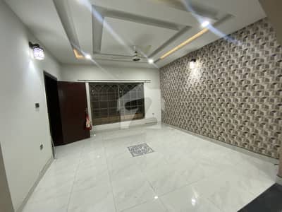 40*80 Upper Portion Available For Rent G-13/4   Ideal Location