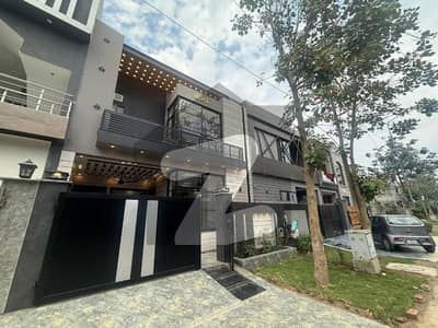 Ideal On Excellent Location 5 Marla House Has Landed On Market In Park View City - Tulip Extension Block, Lahore