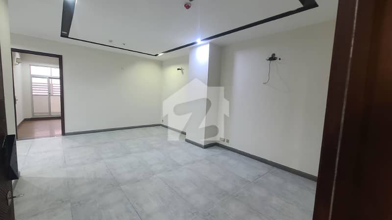 Gulberg Arena Mall Three Bedroom For Rent Gulberg Arena Mall Three Bedroom For Rent