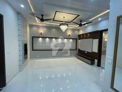 10 MARLA LIKE BRAND NEW UPPER PORTION FOR RENT IN OVERSEAS B BLOCK BAHRIA TOWN LAHORE
