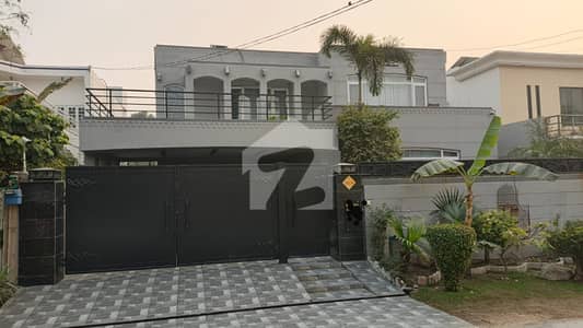 ڈی ایچ اے فیز 2 ڈیفنس (ڈی ایچ اے),لاہور میں 5 کمروں کا 1 کنال مکان 7.5 کروڑ میں برائے فروخت۔ ڈی ایچ اے فیز 2 ڈیفنس (ڈی ایچ اے),لاہور میں 5 کمروں کا 1 کنال مکان 7.5 کروڑ میں برائے فروخت۔
