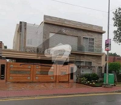 1 KANAL USED BEAUTIFUL HOUSE FOR SALE IN SECTOR C PRIME LOCATION BAHRIA TOWN LAHORE