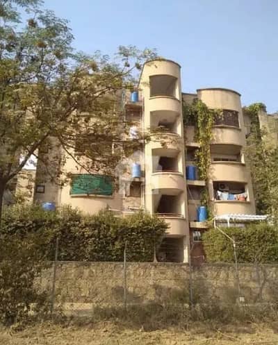 2 Bed Flat Available For Sale In G11/4