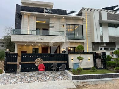 10 Marla Double Unit House For Sale