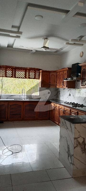 ایف ۔ 11 اسلام آباد میں 5 کمروں کا 1 کنال مکان 5.0 لاکھ میں کرایہ پر دستیاب ہے۔
