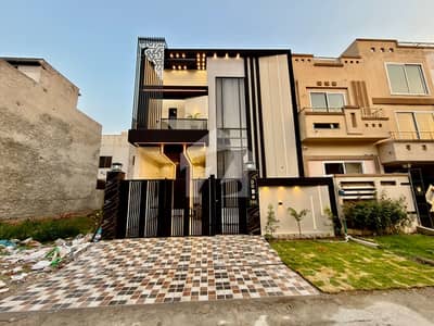 سٹی ہاؤسنگ سوسائٹی گوجرانوالہ میں 4 کمروں کا 5 مرلہ مکان 2.5 کروڑ میں برائے فروخت۔