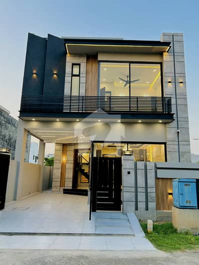 3 Years Installments Plan 1.5 Story 5 Marla Brand New House For Sale In Park View City 3 Years Installments Plan 1.5 Story 5 Marla Brand New House For Sale In Park View City