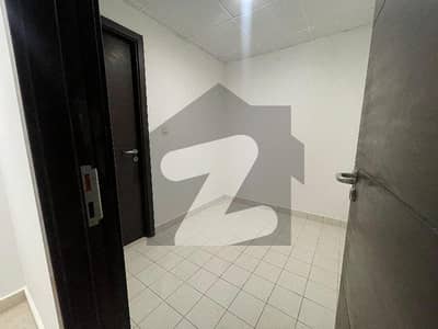 Full Sea Facing With Maidroom Flat For Rent
