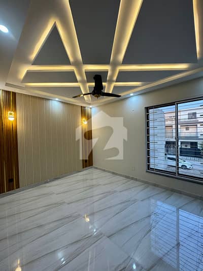 5 Marla Brand New Modern Design Lavish House For Sale In Park View City Lahore | For Discounted Price And Original Pictures Download The App "Signature Lands". 5 Marla Brand New Modern Design Lavish House For Sale In Park View City Lahore | For Discounted Price And Original Pictures Download The App "Signature Lands".