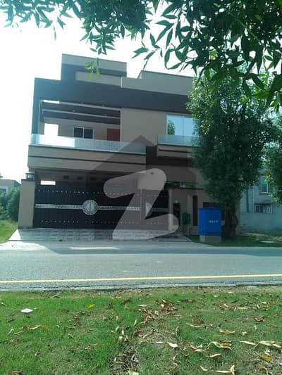 Facing Park 8 Marla Newly Build House With Premium Amenities Is Ready For Sale In D Block Facing Park 8 Marla Newly Build House With Premium Amenities Is Ready For Sale In D Block