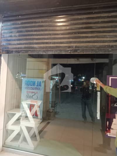 سٹی ٹاور اینڈ شاپنگ مال یونیورسٹی روڈ,کراچی میں 3 کمروں کا 2 مرلہ دکان 2.0 لاکھ میں کرایہ پر دستیاب ہے۔