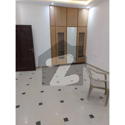 باتھ آئی لینڈ کراچی میں 3 کمروں کا 9 مرلہ فلیٹ 3.6 کروڑ میں برائے فروخت۔