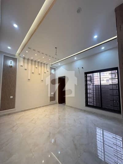 5 Marla Brand New Modern Design Lavish House For Sale In Park View City Lahore | For Discounted Price And Original Pictures Download The App "Signature Lands".