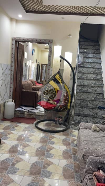 سمن آباد لاہور میں 3 کمروں کا 4 مرلہ مکان 1.6 کروڑ میں برائے فروخت۔
