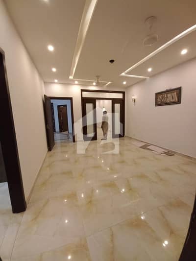 10 Marla House Near To Mall And Masjid For Rent In Lake City M-5