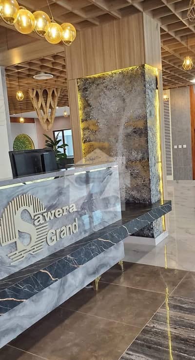 Sawera Grand, 4 Bed DD with Servant Quarter luxury Apartments at Prime location of Bath Island