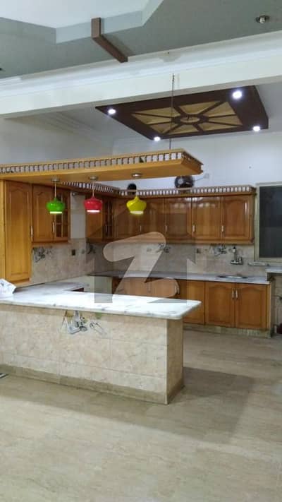 3-Bed DD, West-Open Corner Ground Floor Portion Available for Rent