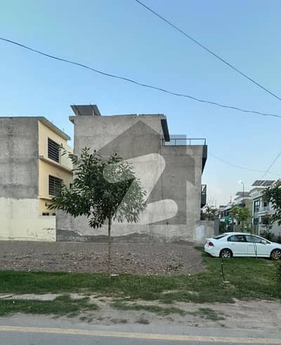 Ideal Location 5 Marla Plot Available For Sale In Park View City Lahore