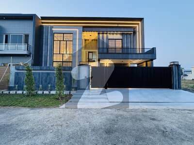 1 KANAL BRAND NEW MODERN HOUSE FOR SALE IN PRIME LOCATION OF FAZAIA SOCIETY