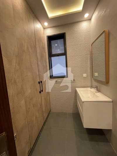 10 Marla House For Sale Ideal Location All Facilities Available