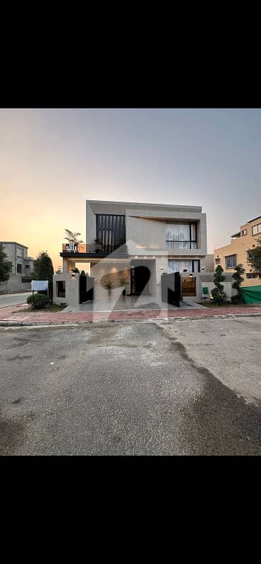 **10 Marla Luxury House For Sale In Park View City, Lahore. **