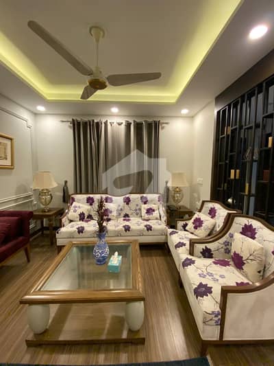 THE ARCH APARTMENT