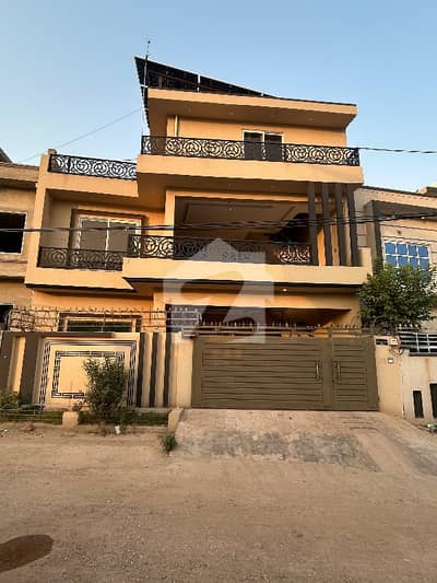 10 Marla House For sale In The Perfect Location Of Gulshan Abad