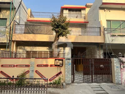 جی ۔ 6/2 جی ۔ 6,اسلام آباد میں 4 کمروں کا 11 مرلہ مکان 9.0 کروڑ میں برائے فروخت۔