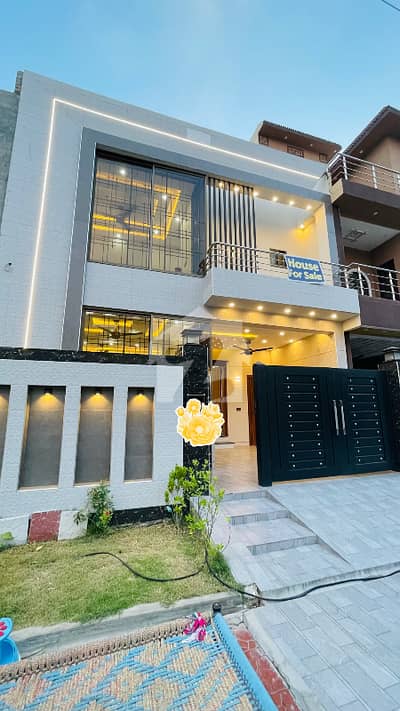 5 Marla Modern House For Sale in Central Park Housing Scheme Lahore
