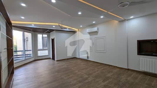ایف ۔ 6 اسلام آباد میں 11 کمروں کا 2 کنال مکان 29.23 لاکھ میں کرایہ پر دستیاب ہے۔