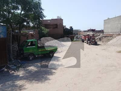 ڈیفنس روڈ راولپنڈی میں 1 کنال کمرشل پلاٹ 5.0 کروڑ میں برائے فروخت۔