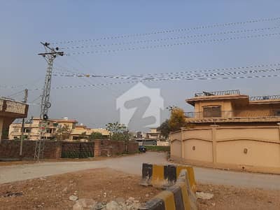 3 Kanal Triple Corner Plot Available For Sale