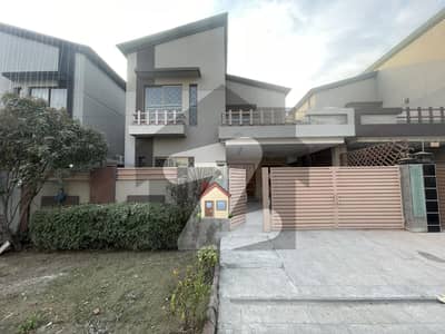 12 Marla House Available For Rent