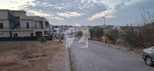 8 Marla Commercial Plot In E-Block Bahria Town Demand 4.5 Crore 8 Marla Commercial Plot In E-Block Bahria Town Demand 4.5 Crore