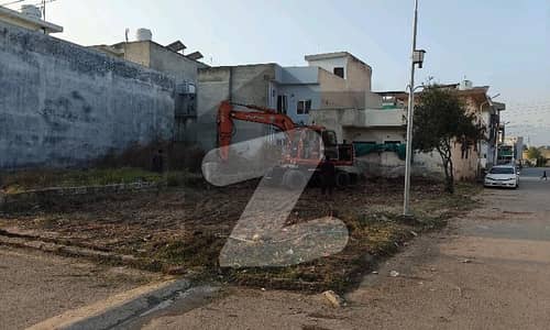 Corner 8 Marla Residential Plot For Sale In Abdullah Garden