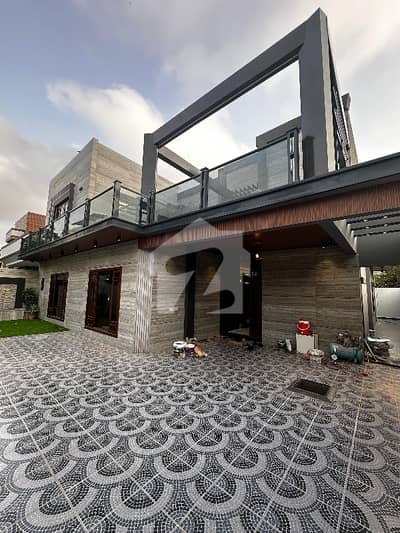 Phase 4  300 sqyd 2+3 planning ( 5 bed)  2 kitchens Huge terrace.  3/4 car parking space  Demand 13.75 Cr