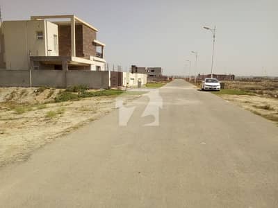 ڈی ایچ اے فیز 7 - بلاک پی فیز 7,ڈیفنس (ڈی ایچ اے),لاہور میں 1 کنال صنعتی زمین 4.5 کروڑ میں برائے فروخت۔