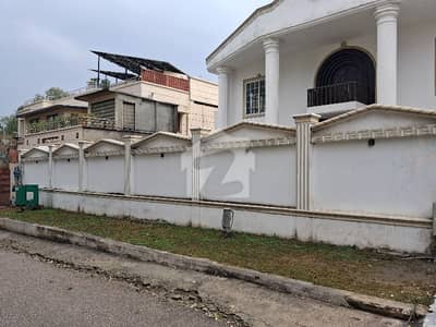 F-10/1 Square Yard Proper Duplex House In Close End Street F-10/1